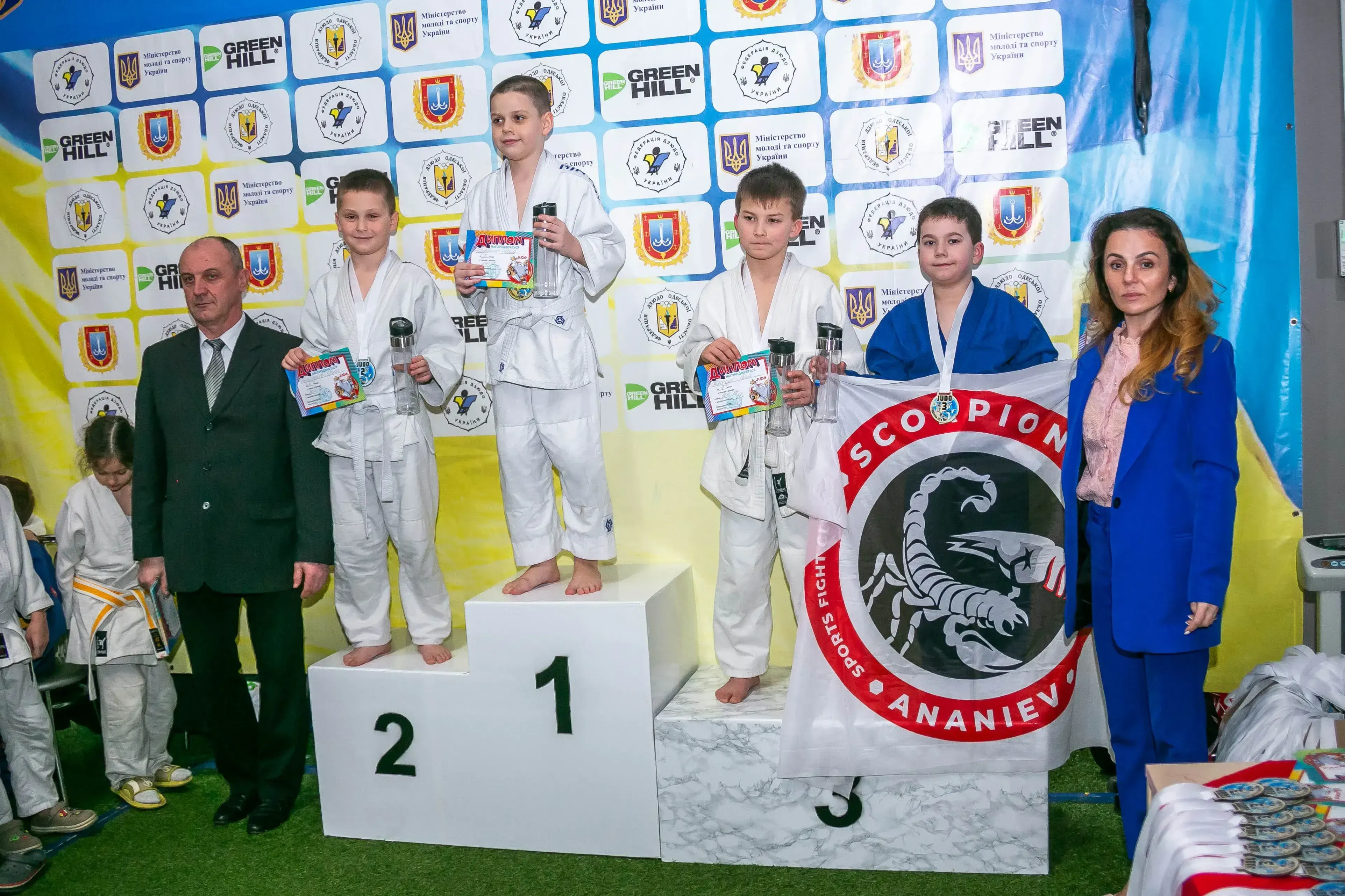 Фото команди переможців турніру з дзюдо