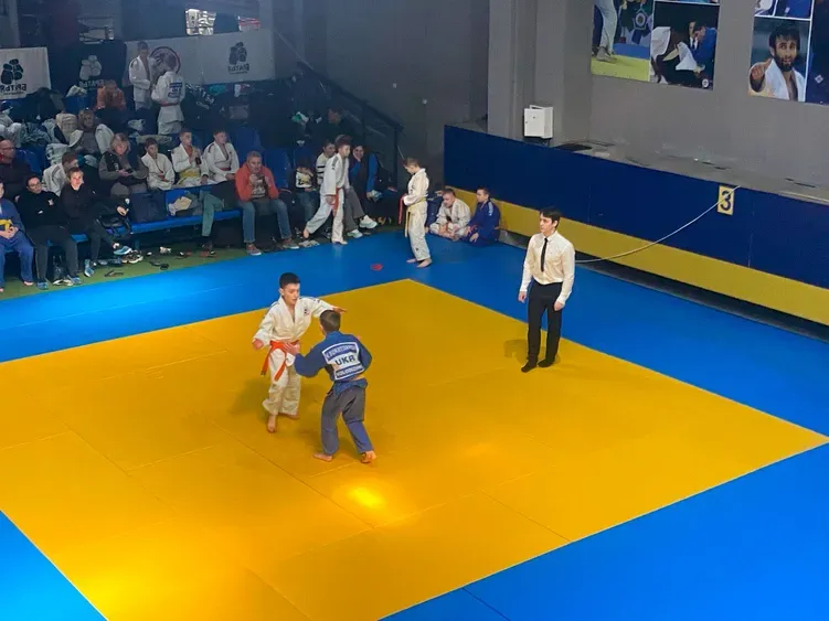 Боротьба у  поєдинку з дзюдо Південна ліга дзюдо
