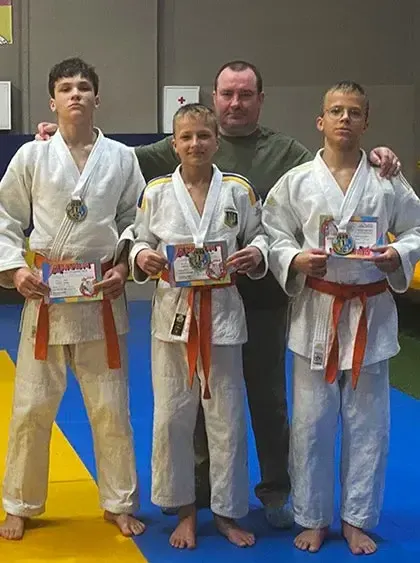 Команда клубу КЗСПО "КДЮСШ - 4" з медалями після участі у турнірі з дзюдо