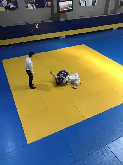 Момент кидка у змаганнях з дзюдо Одеса