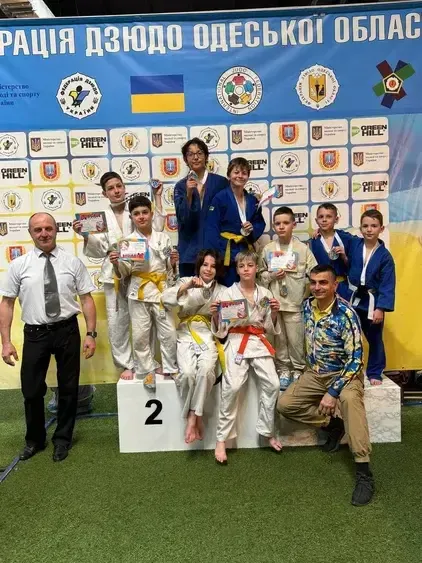 Командне фото всіх призерів АШБМ Татами